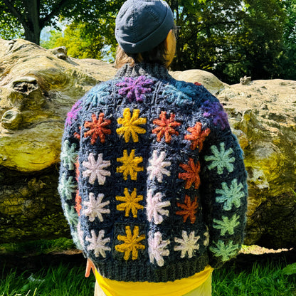 Granny Square Jacket Mosaic Bloom in English