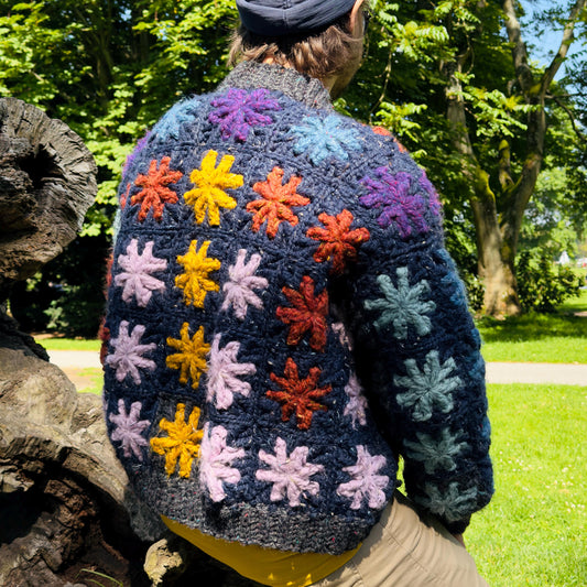 Granny Square Jacket Mosaic Bloom in English